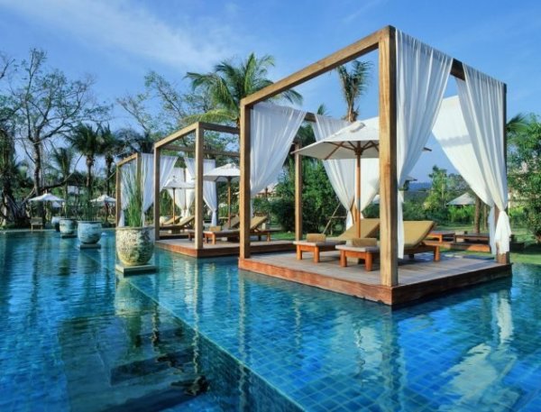 cool-backyard-pool-design-ideas-634x483